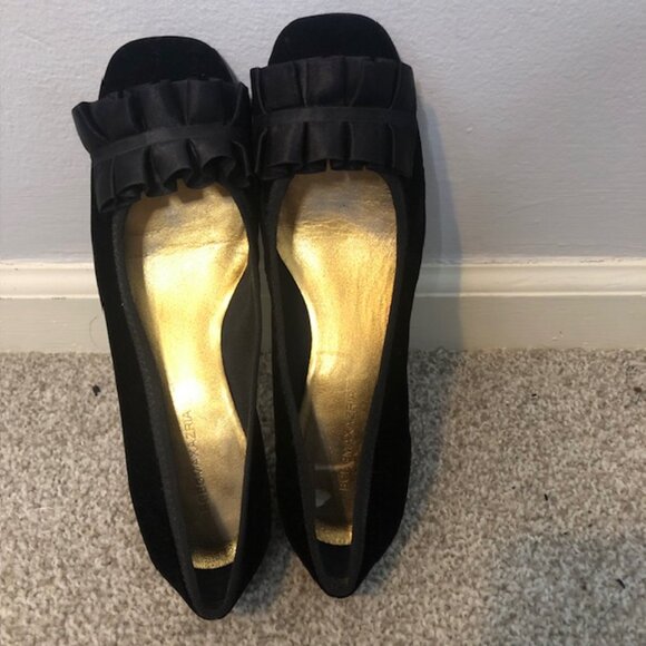 BCBG Max Azria Black Velvet Heels – Size 8 – Made in Brazil - Picture 2 of 6